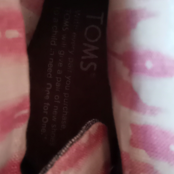 Toms - Picture 6 of 7